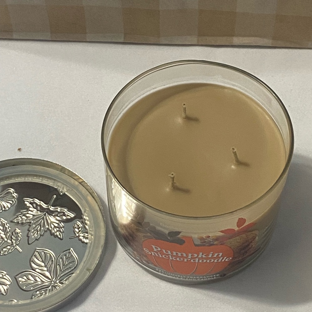 Bath & Body Works Pumpkin Snickerdoodle Three Wick Scented Candle - Picture 3 of 5